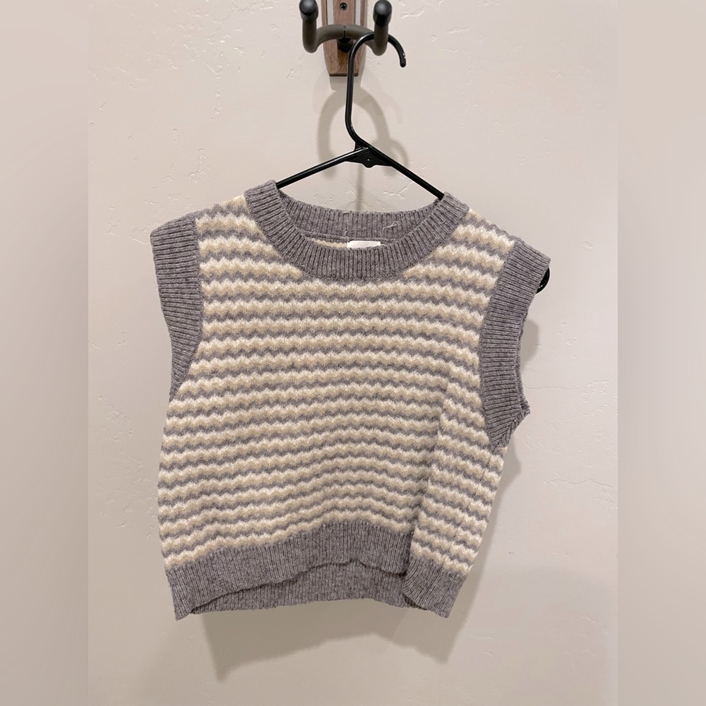 Dreamer by Debut sweater vest shirt!